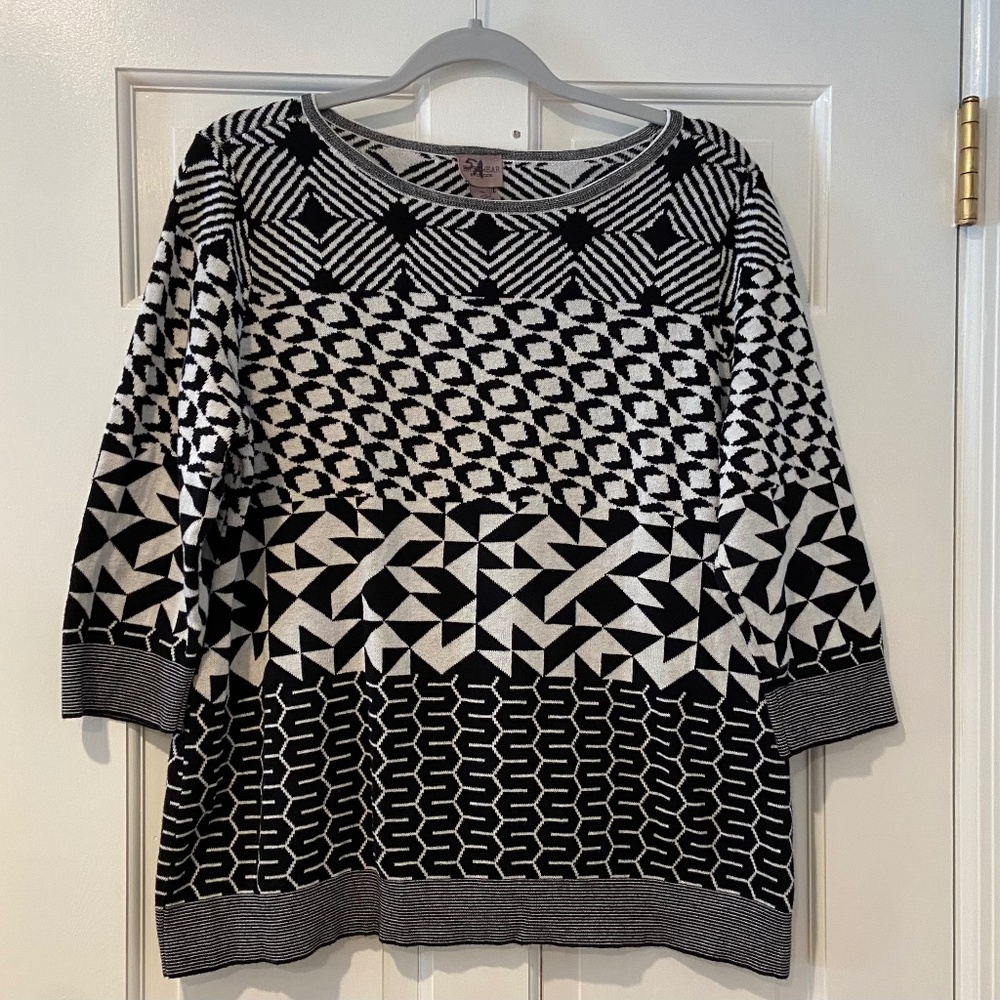 Chico's Easywear Black and White Sweater – Size 2 (US Size Large)